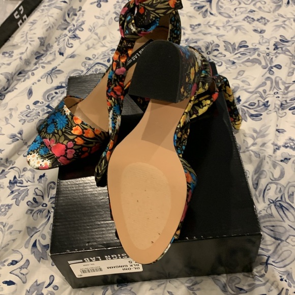 Ladies shoes by Design Lab - Picture 5 of 7